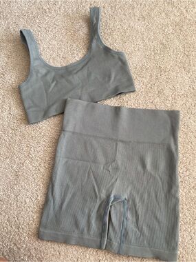 Ribbed Scoop Sports Bra and High-Waist Bike Shorts Set - Sage Green